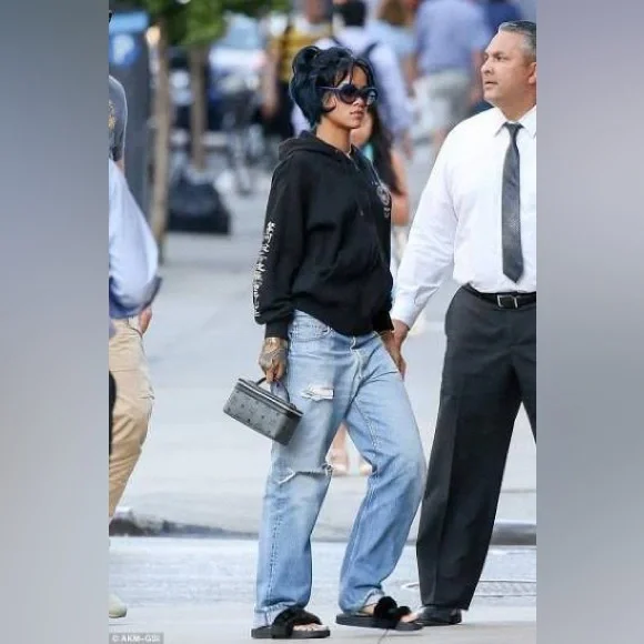 MCM rockstar vanity - Picture 8 of 8